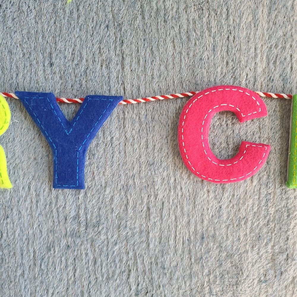 Colorful Felt Merry Christmas Banner Garland On Cord Holiday Decoration - Picture 4 of 9